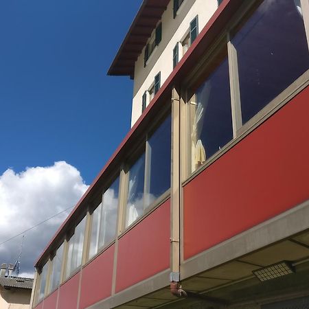 La Valle Del Drago Hotel ปิอาซซา เบรมบานา ภายนอก รูปภาพ